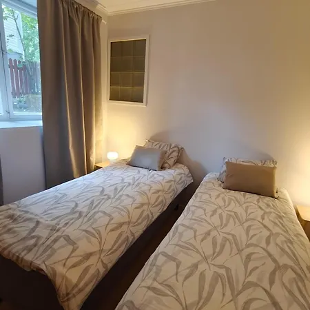 Daire Cozy City-center Beauty - One-bedroom With Sauna And Free Parking *